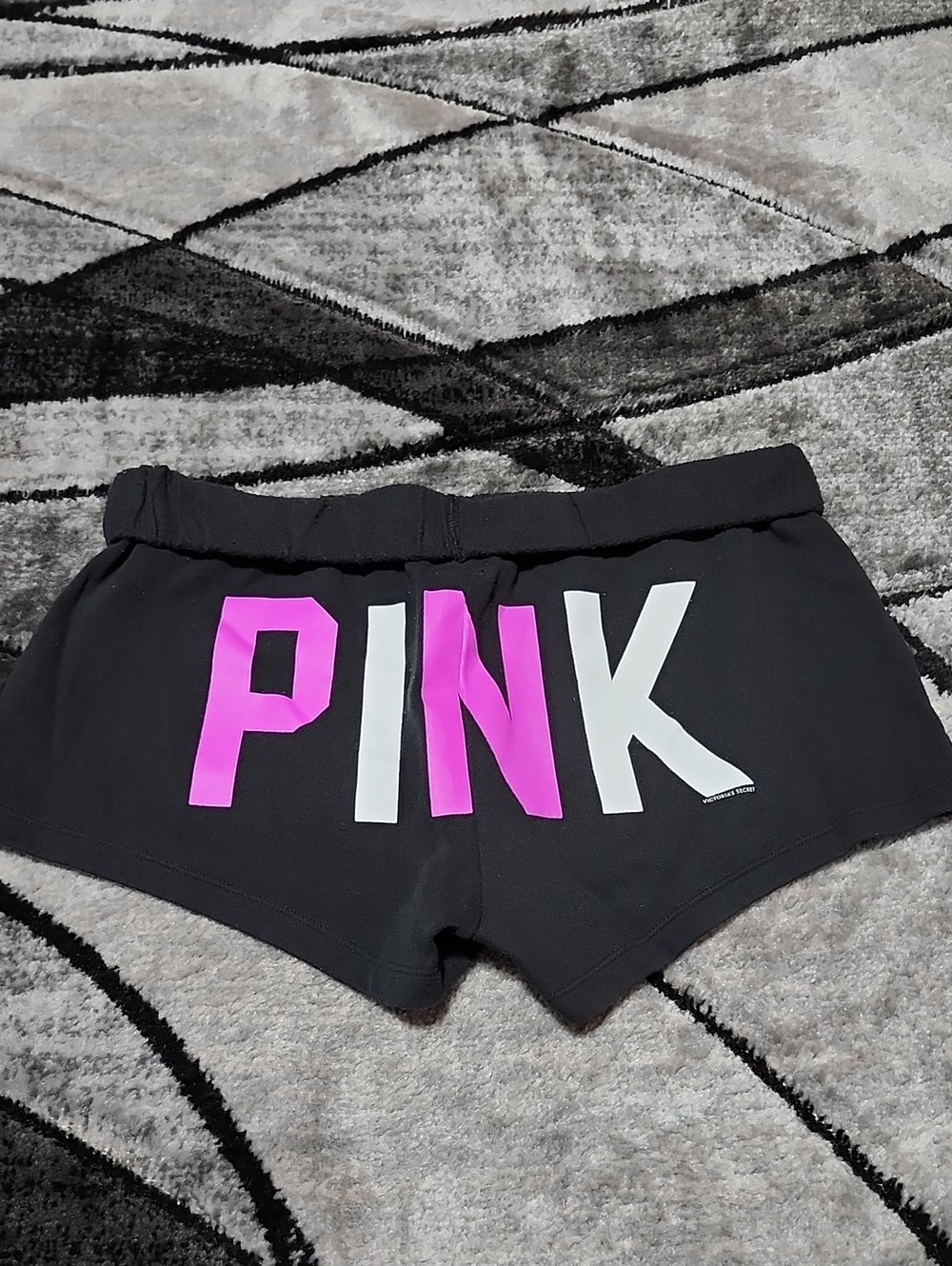 VINTAGE VS PINK 2012 CAMPUS BLACK FLEECE DOG FOLDOVER RARE SHORTS